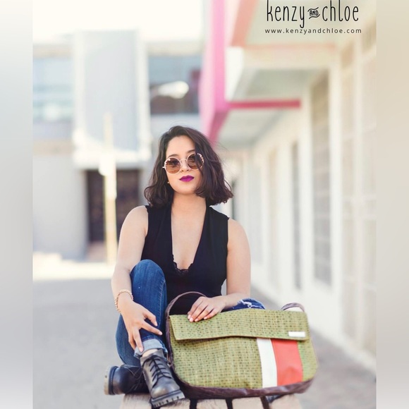 BRAND NEW METALLIC AND COLOR  BLOCK MESSENGER BAG - Picture 1 of 8